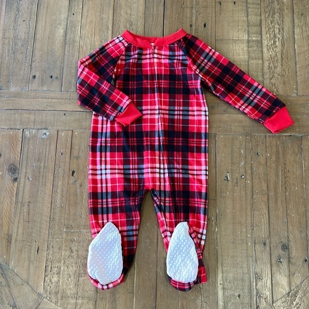 Mom petit red plaid zip front sleeper nwot